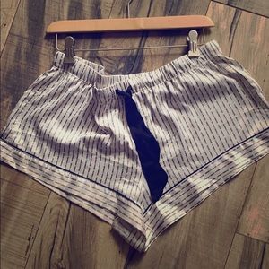 Victoria’s Secret shorts size Large